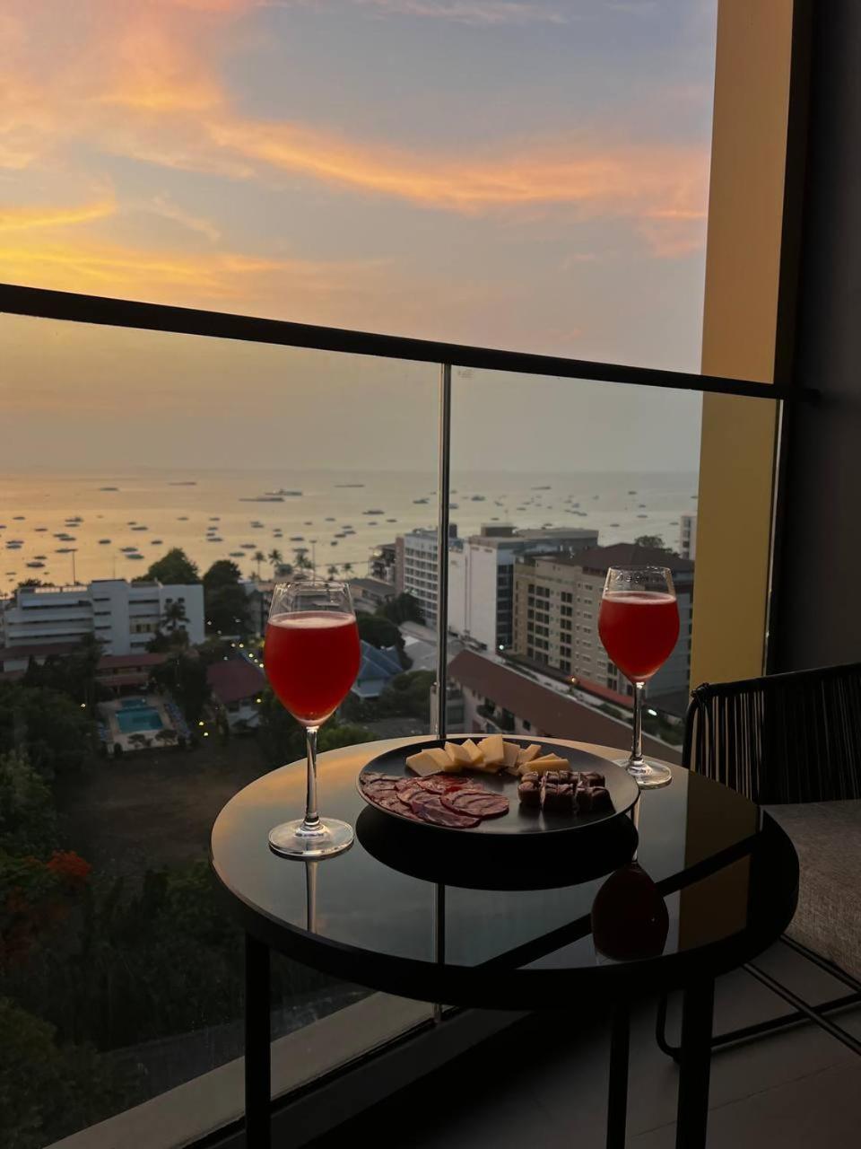 Condo Edge Central Pattaya Exteriér fotografie